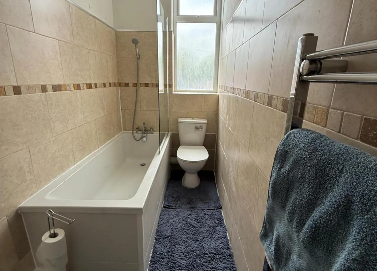 Leeds Serviced Accommodation - Apartments - 3 Bed House-Close To Centre -M621 & M1 - Contractors - Business Travellers - Families 0*, Leeds (West Yorkshire)