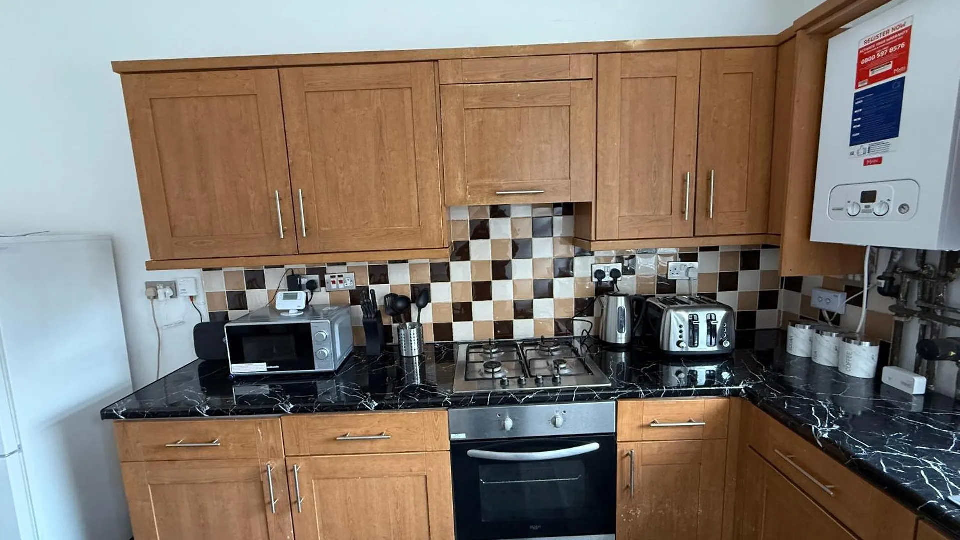 Leeds Serviced Accommodation - Apartments - 3 Bed House-Close To Centre -M621 & M1 - Contractors - Business Travellers - Families Leeds (West Yorkshire)