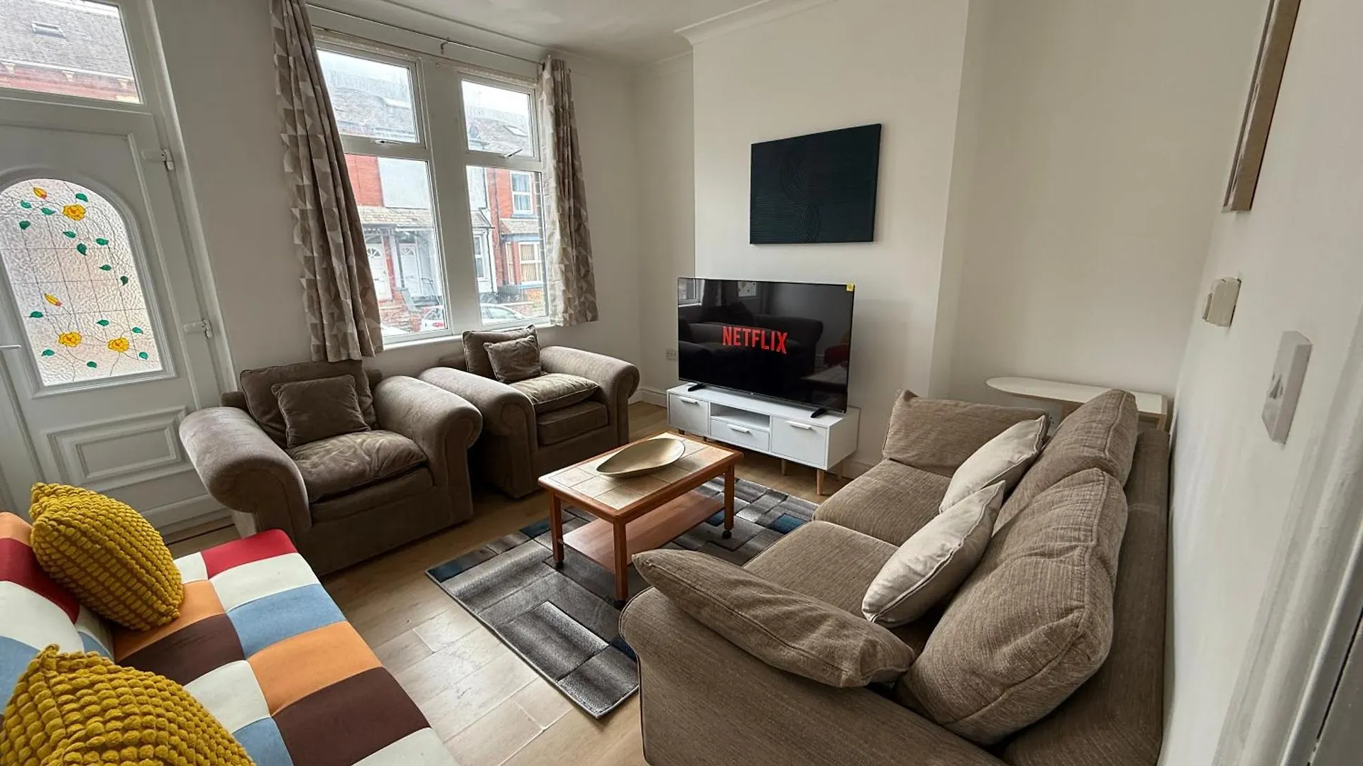 Leeds Serviced Accommodation - Apartments - 3 Bed House-Close To Centre -M621 & M1 - Contractors - Business Travellers - Families 0*, Leeds (West Yorkshire) Reino Unido